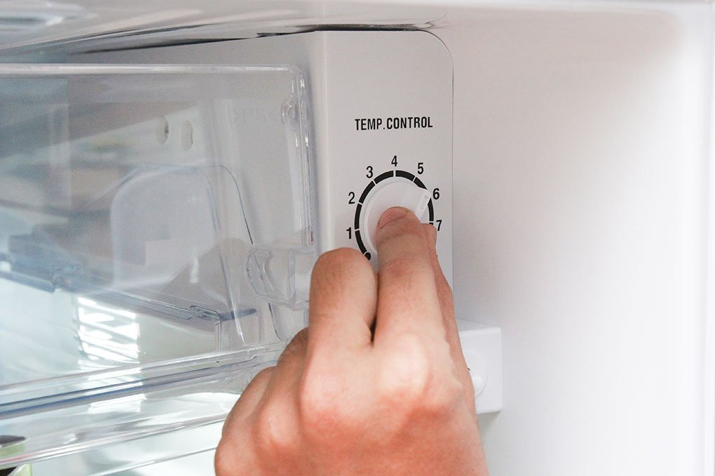 Điều chỉnh nhiệt độ tủ lạnh cho hợp lý