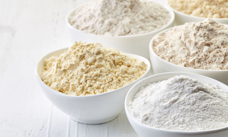 Có thể thay Cake flour (bột làm bánh) bằng bột mì số 8 (hay bột mì đa dụng và bột ngô)