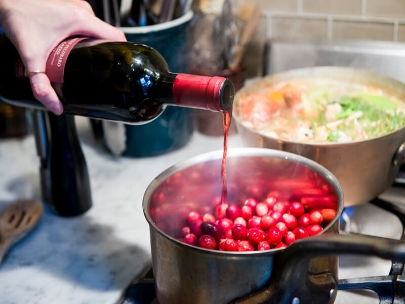 Bạn có thể dùng rượu để diệt khuẩn ở trong rau quả