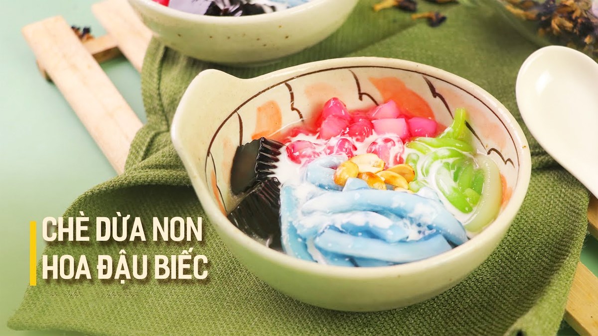 Chè dừa non hoa đậu biếc