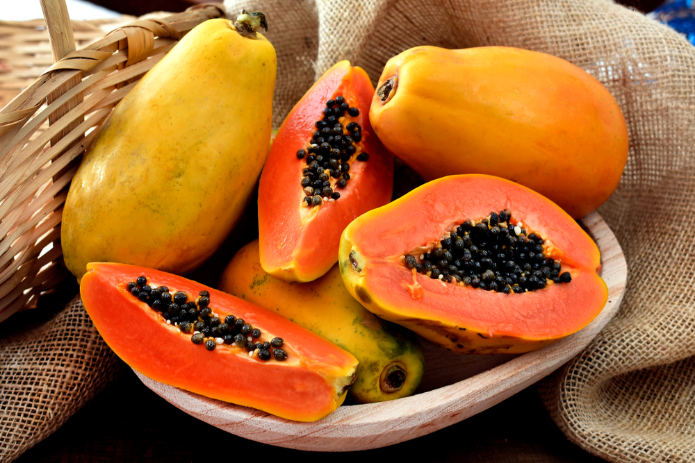 Đu đủ là loại trái cây giúp giảm cân cực tốt, chứa rất ít calo