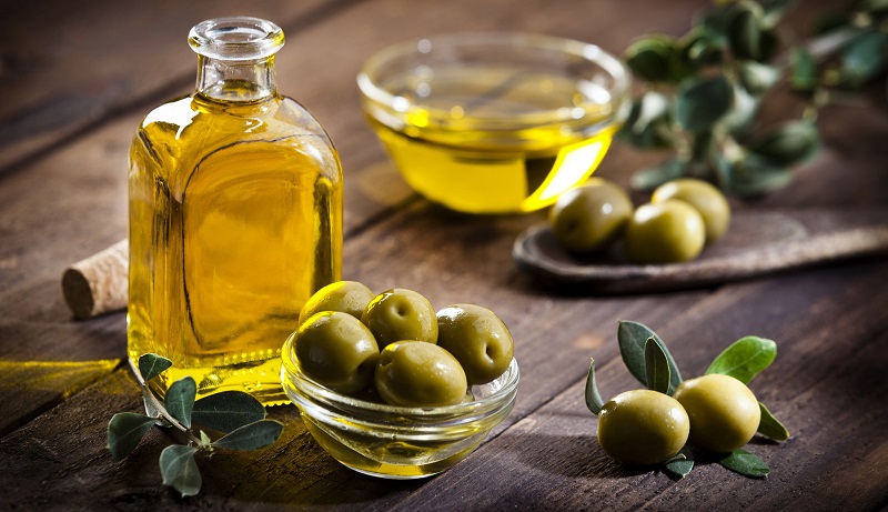 Dầu oliu là một nguồn chất béo tinh khiết, không chứa carbs