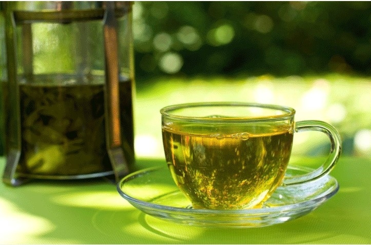 Uống trà xanh cũng là một cách giảm cân hiệu quả từ thiên nhiên